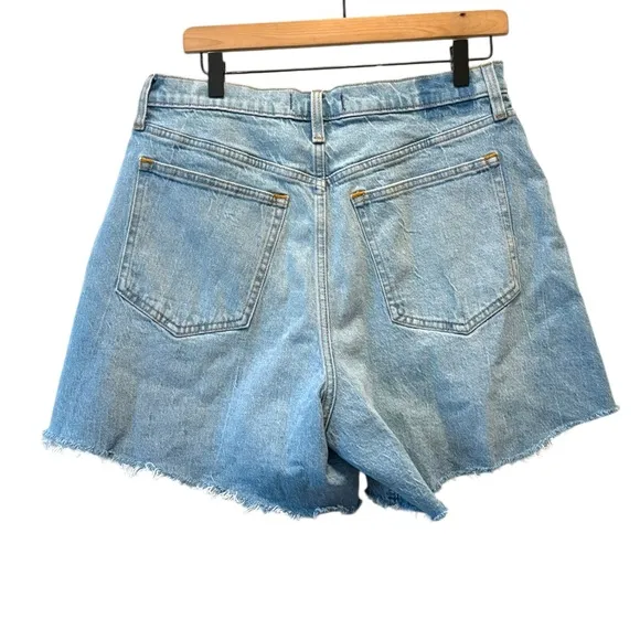 Abercrombie and Fitch NWT 5” lnseam High Rise Dad Jean Denim Shorts Size 31 / 12