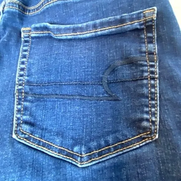 American Eagle Womens Ne(X)t Level Stretch Frayed Hem Denim Shorts Size 8