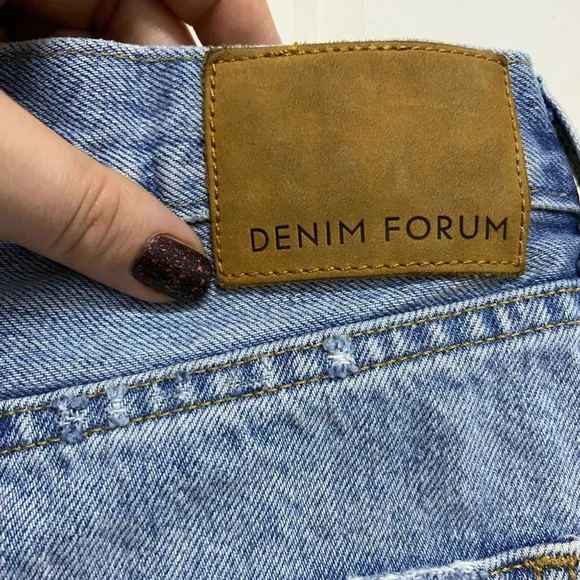 Aritizia Denim Forum - The Ex Boyfriend Short