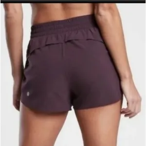 Athleta hustle 3&quot; short purple Size S