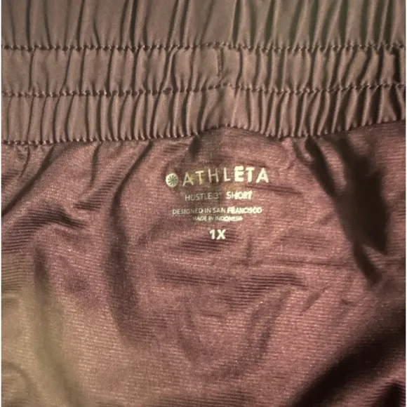 Athleta hustle 3&quot; short purple Size S