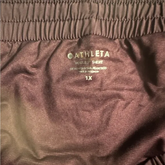 Athleta hustle 3&quot; short purple Size S