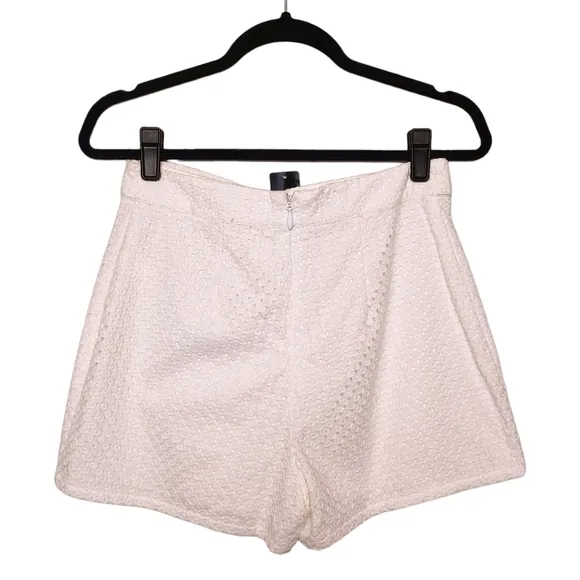BEBE Ivory White Tie Back Soft Diamond Geometric Print Lined Shorts 6 NWT