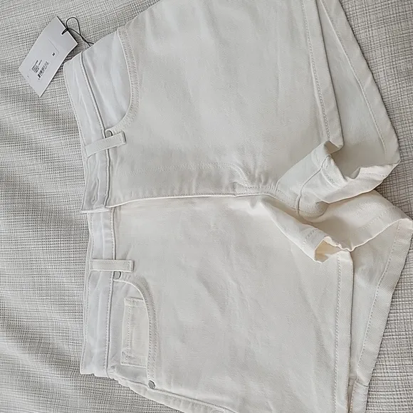 BLDWN cream/white high rise shorts NWT