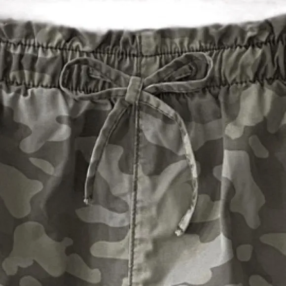 Drawstring Waist Camo Shorts Khaki Olive Camouflage American Eagle Size Medium