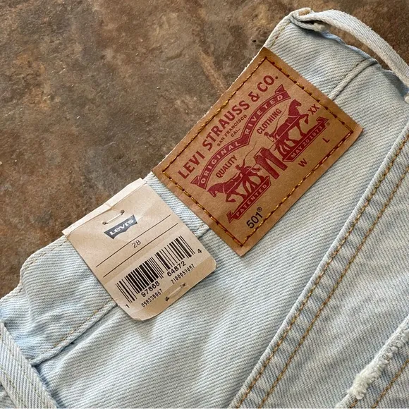 LEVI’S 501® 90'S Jean SHORTS size 28