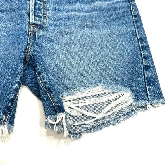 Levis 501 Women Mid Thigh Button Fly High Rise NWT sz 30