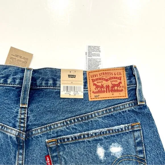 Levis 501 Women Mid Thigh Button Fly High Rise NWT sz 30