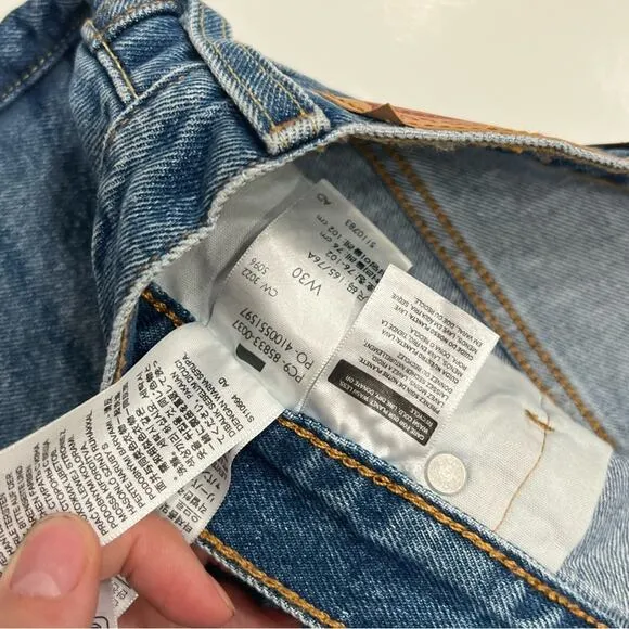 Levis 501 Women Mid Thigh Button Fly High Rise NWT sz 30