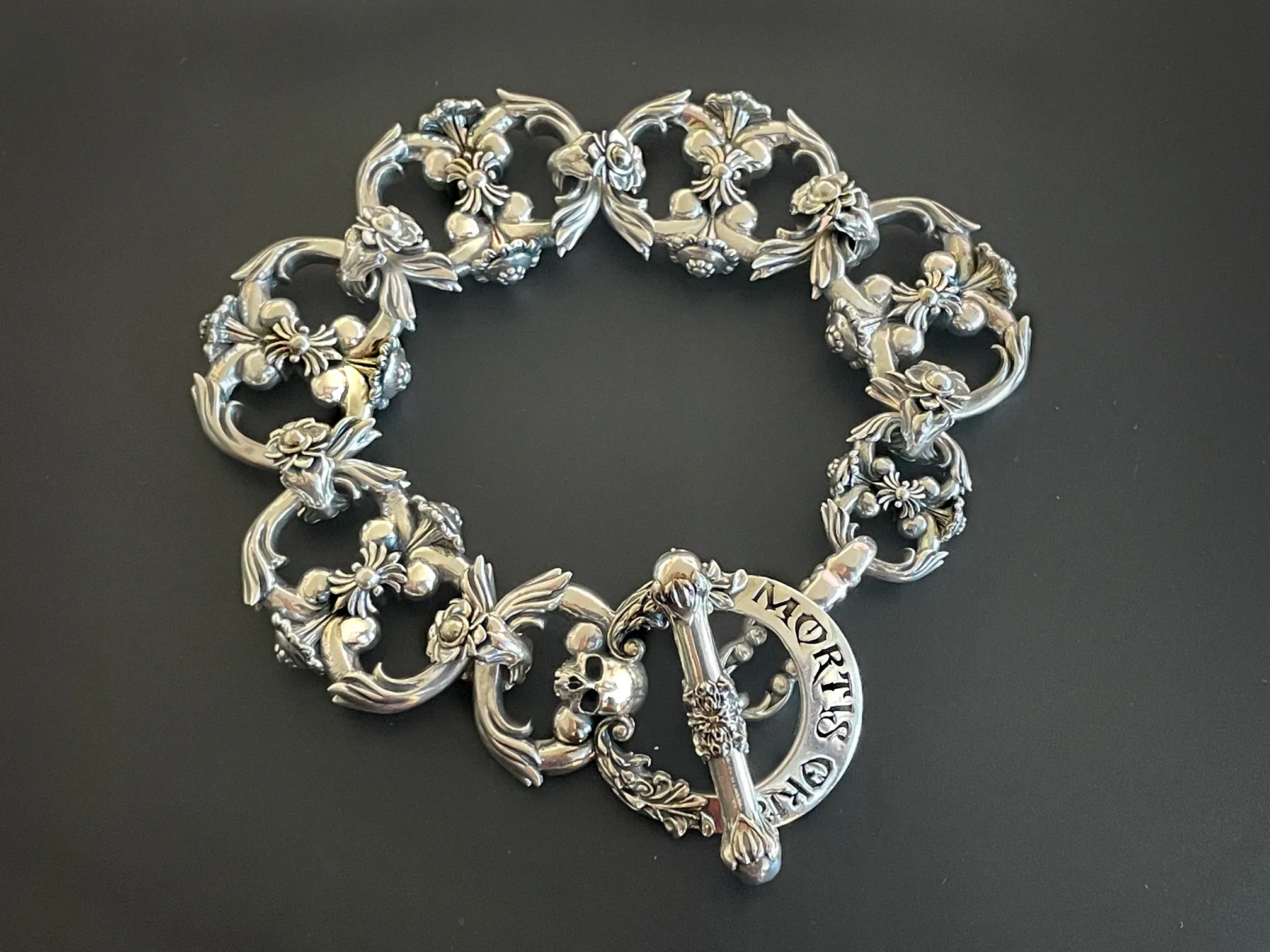 Mortis Ores Floral Ornament Bracelet