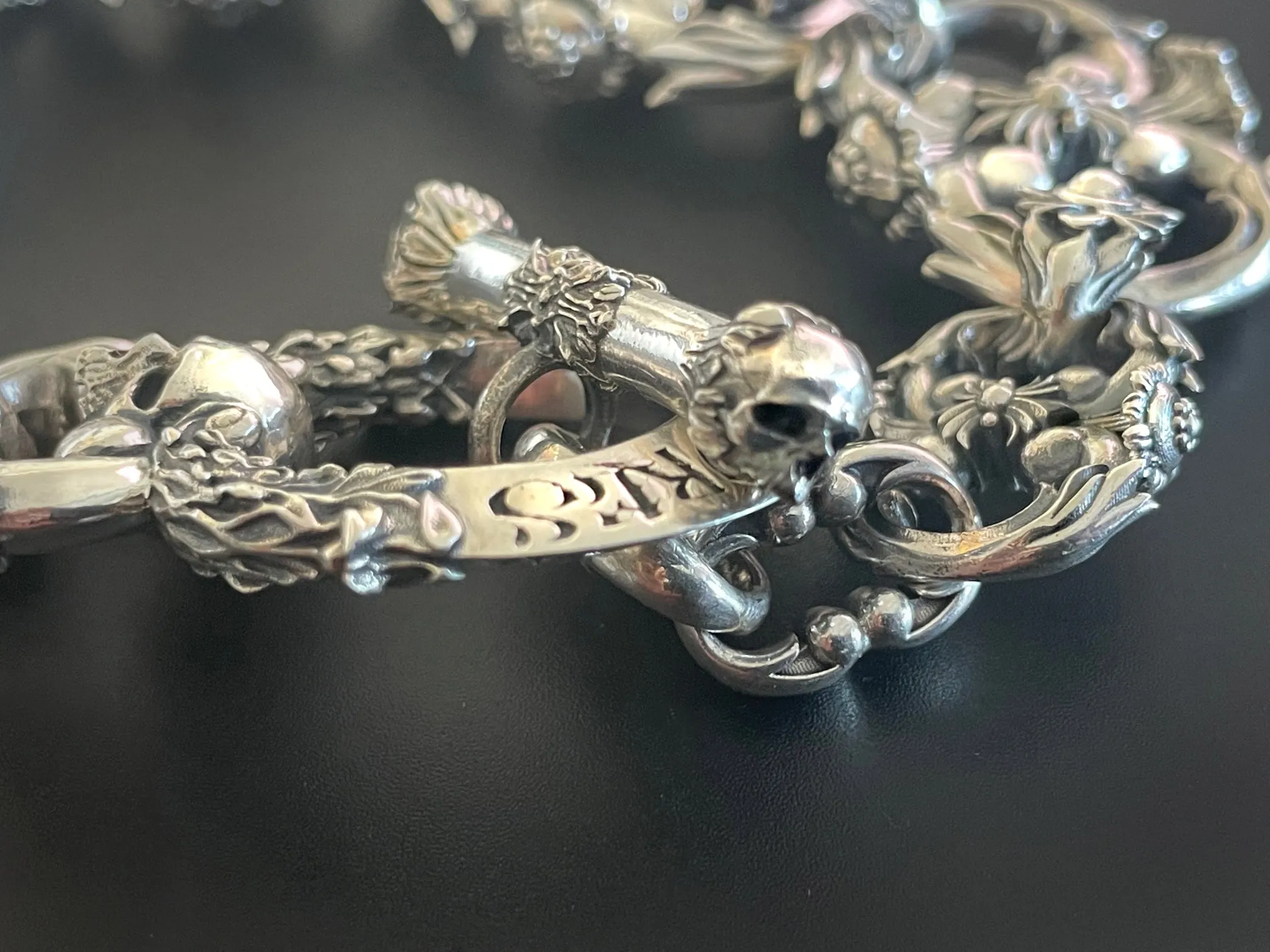 Mortis Ores Floral Ornament Bracelet