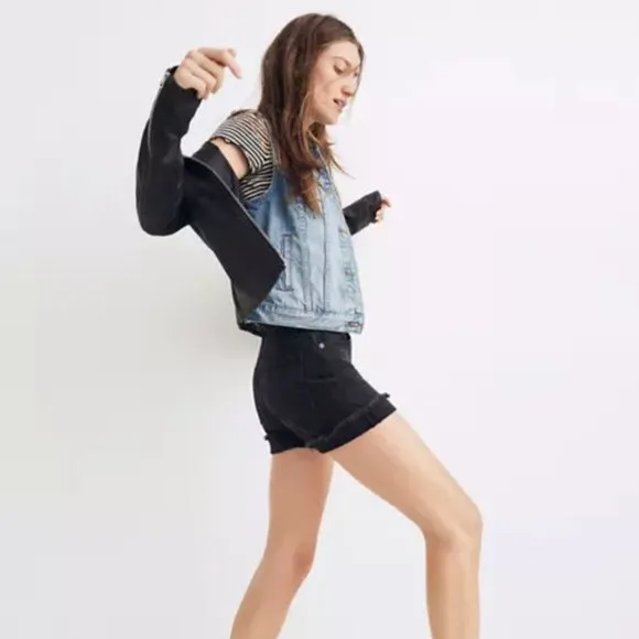 New Madewell high-rise distressed frayed hem button fly cutoff denim boyshorts