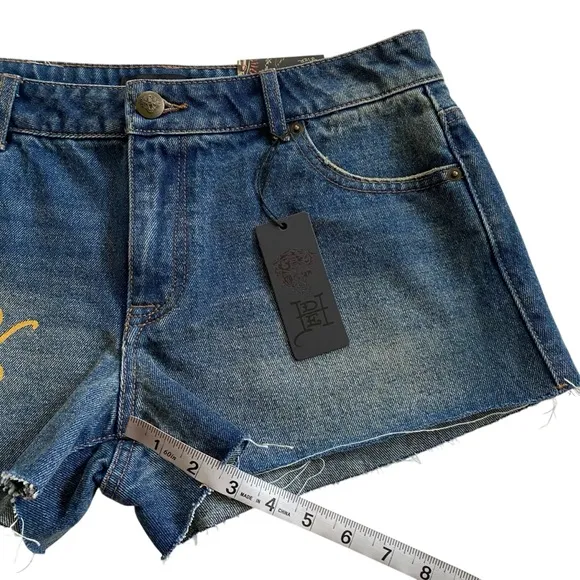 NWT Ed Hardy Screaming Tiger Print Denim Shorts Vintage Y2K Style Women’s Medium