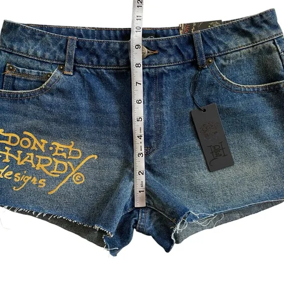 NWT Ed Hardy Screaming Tiger Print Denim Shorts Vintage Y2K Style Women’s Medium