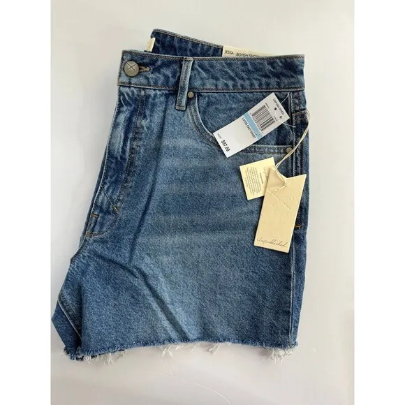 NWT Women’s Unpublished  Jessa-Boyish Denim Jean Short Size 31 #334