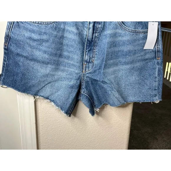 NWT Women’s Unpublished  Jessa-Boyish Denim Jean Short Size 31 #334
