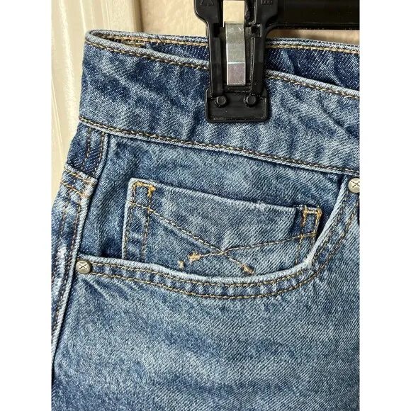 NWT Women’s Unpublished  Jessa-Boyish Denim Jean Short Size 31 #334