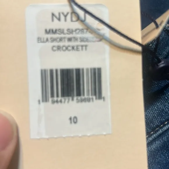 NYDJ Ella short with side seam Crockett
