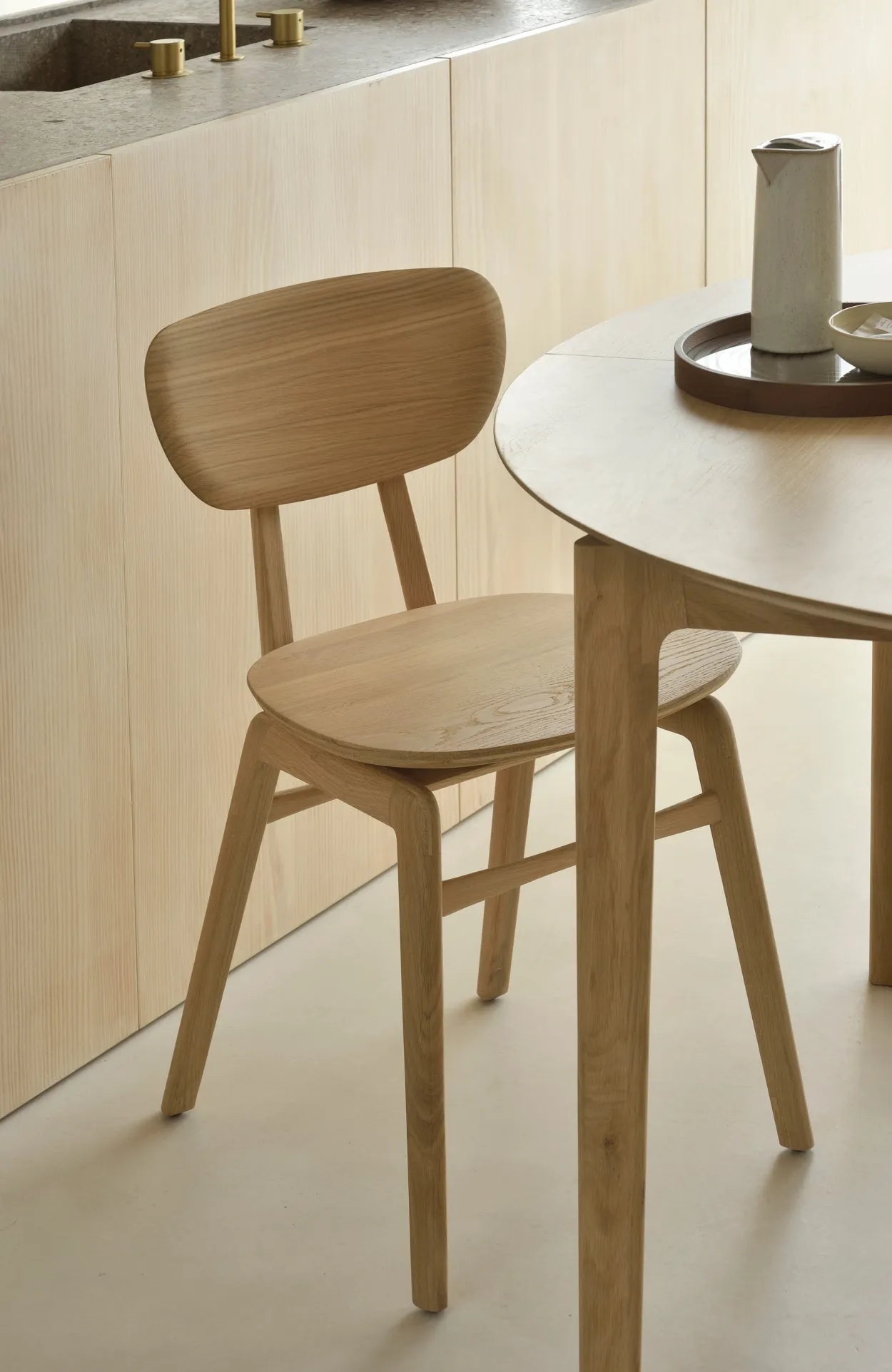 Oak Bok Round Extendable Dining Table