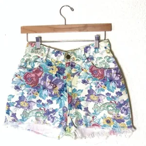 Paris Blues | Vintage high rise floral jean shorts rigid boho cut offs s…