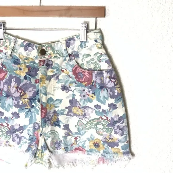 Paris Blues | Vintage high rise floral jean shorts rigid boho cut offs s…