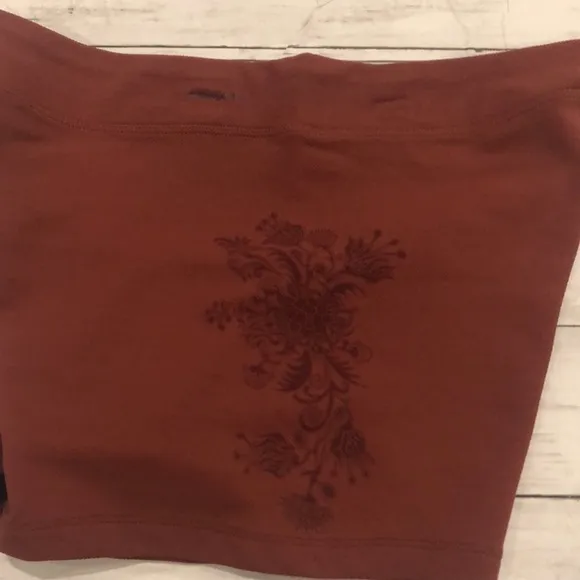 Patagonia Vintage Red Embroidered Compression Shorts Spandex