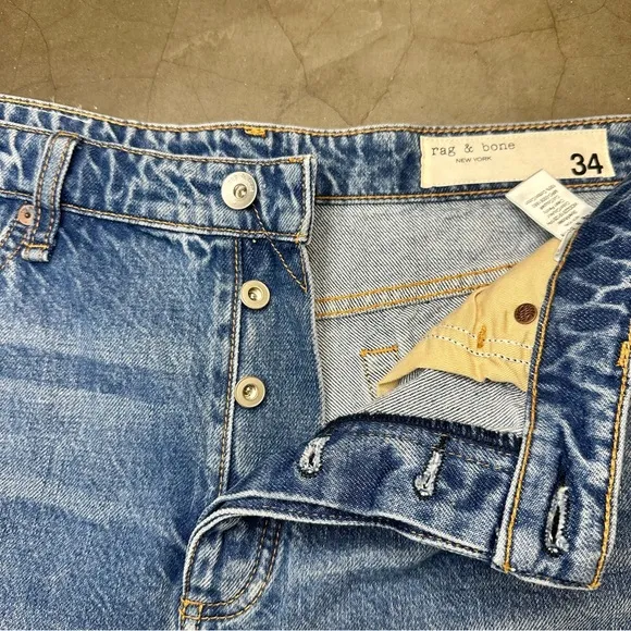 Rag &amp; Bone Dre Low-Rise Original Boyfriend Jean Shorts in color Clean Peony Sz30