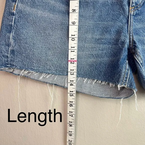 Rag &amp; Bone Dre Low-Rise Original Boyfriend Jean Shorts in color Clean Peony Sz30