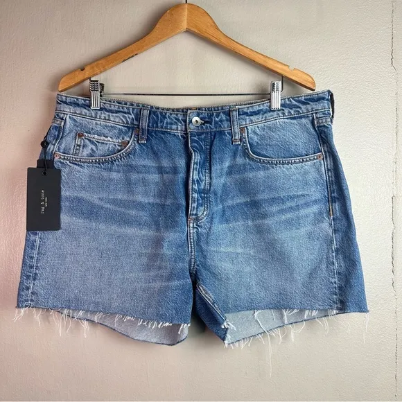 Rag &amp; Bone Dre Low-Rise Original Boyfriend Jean Shorts in color Clean Peony Sz30