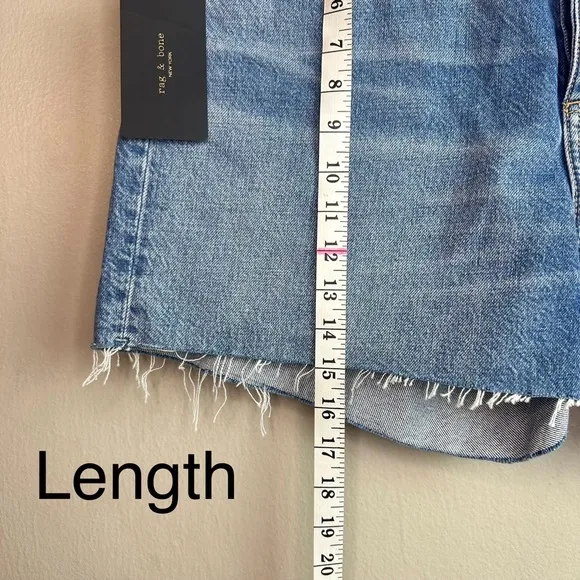 Rag &amp; Bone Dre Low-Rise Original Boyfriend Jean Shorts in color Clean Peony Sz30
