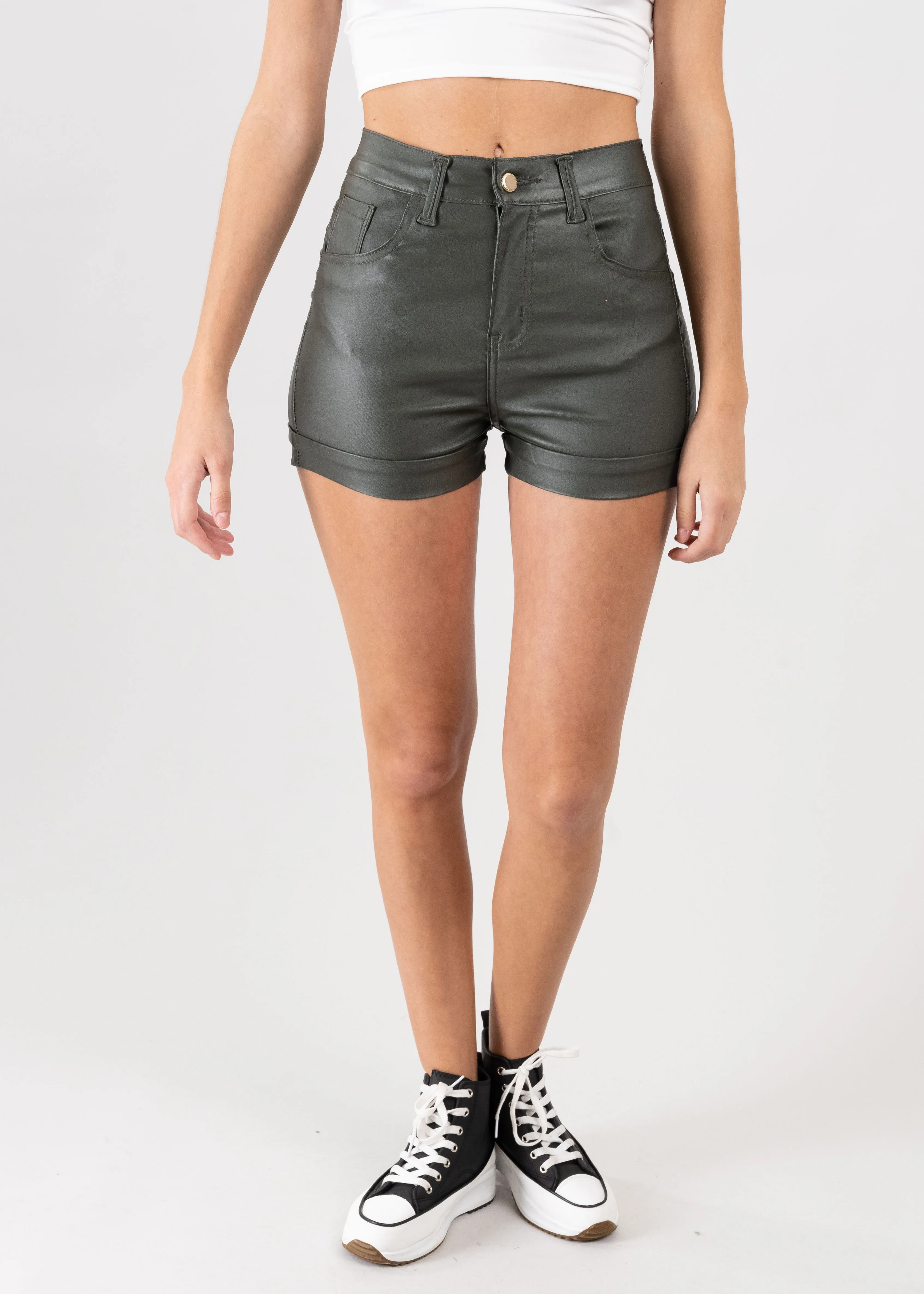 Short Efecto Piel Dobladillo
