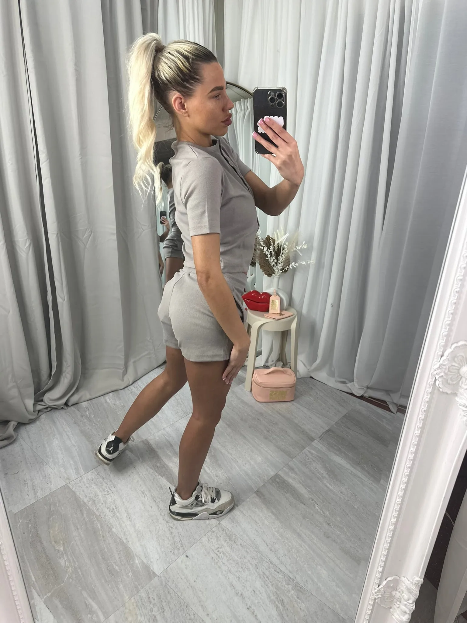 Short sleeved shorts mae set