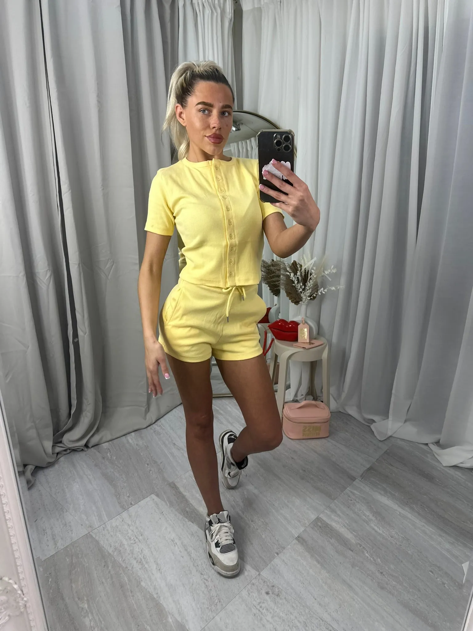 Short sleeved shorts mae set