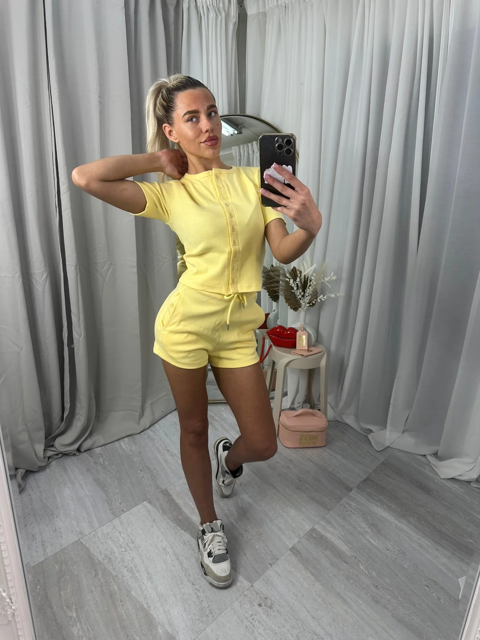 Short sleeved shorts mae set
