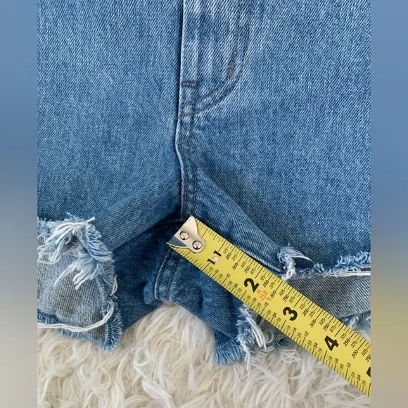 Show Me Your MuMu denim shots jeans  Arizona High waisted shorts size 25