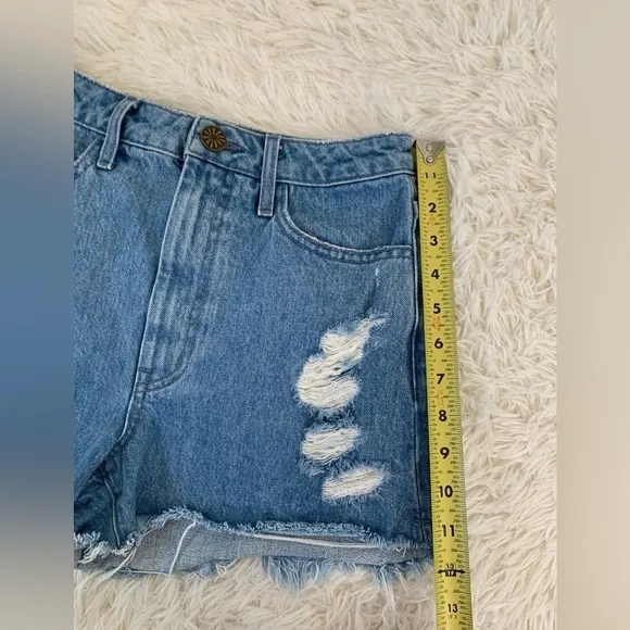 Show Me Your MuMu denim shots jeans  Arizona High waisted shorts size 25