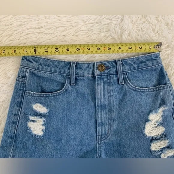 Show Me Your MuMu denim shots jeans  Arizona High waisted shorts size 25
