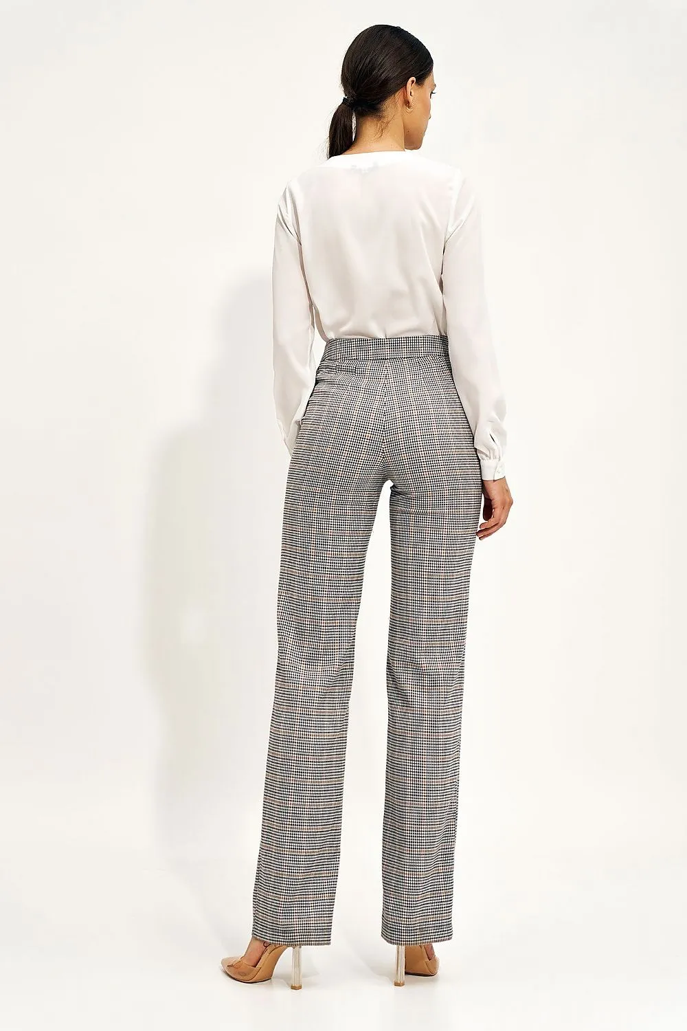Teardrop Neckline Fitted Shirt