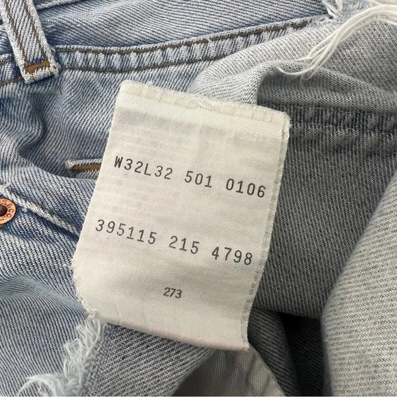 VINTAGE 90s Levi’s 501 cut off denim SHORTS