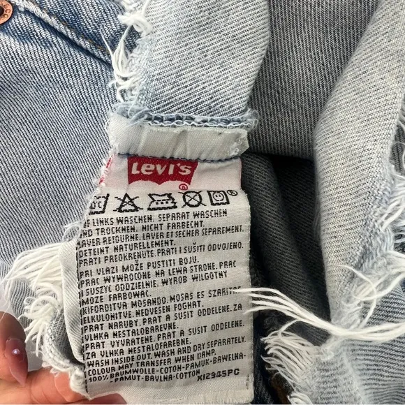 VINTAGE 90s Levi’s 501 cut off denim SHORTS