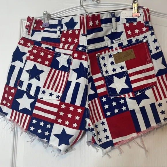 Wrangler Modern Denim Reworked Shorts In Independence 31