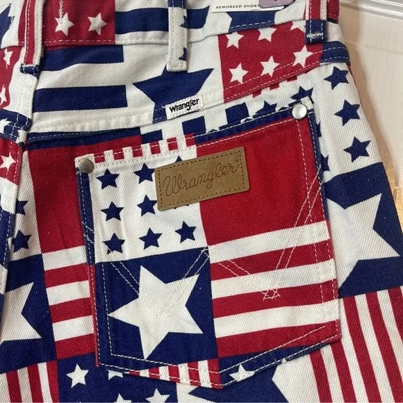 Wrangler Modern Denim Reworked Shorts In Independence 31