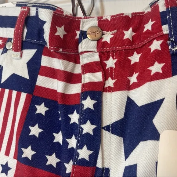 Wrangler Modern Denim Reworked Shorts In Independence 31